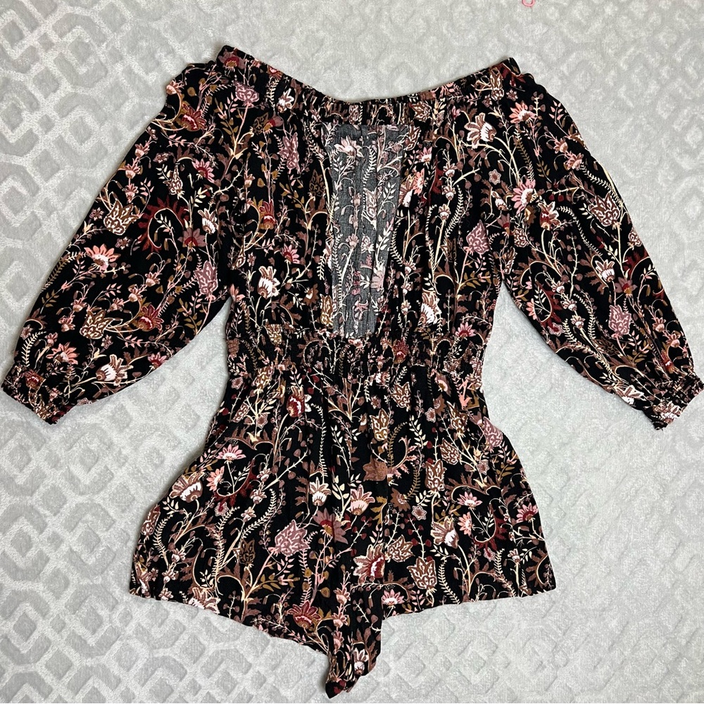 Free People Pretty and Free Bohemian Floral Short Jumpsuit Jumper Off Shoulder M - Picture 3 of 16